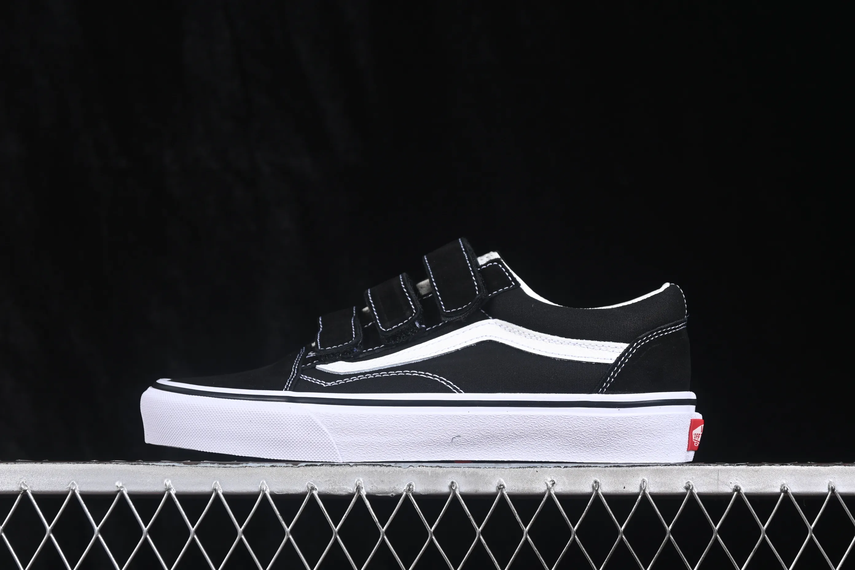 All categories Vans Vans series Vans Low Vans low top Vans Old Skool Vans Velcro low-top casual skateboard shoes VN0A3D29OIU